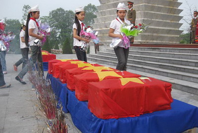 ສະເຫຼີມສະຫຼອງ 65 ປີແຫ່ງວັນທະຫານເສຍອົງຄະ, ນັກຮົບເສຍສະຫຼະ ຊີວິດເພື່ອຊາດ